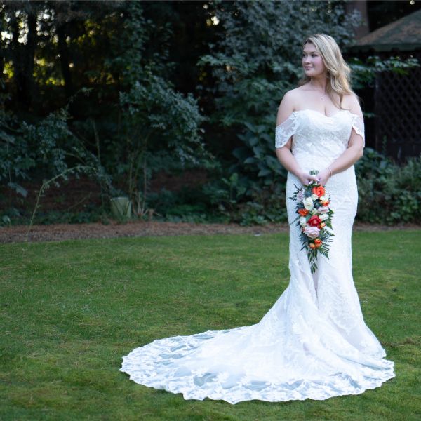 Emma and Andrew at St Marys Church, Carlton