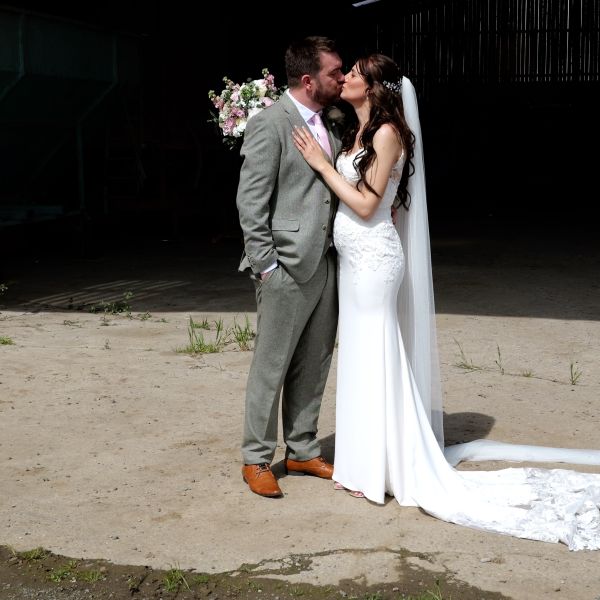 Kiss in the barn