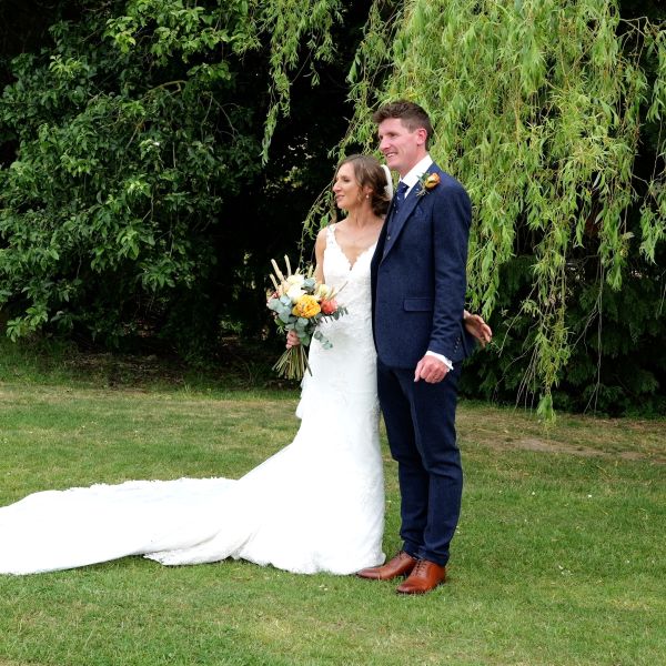 Victoria and Nathan at St Thomas Church 